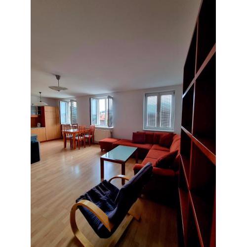 3 room Apartment near the train station and center