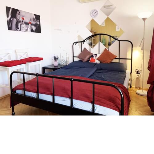 Apartment with BIG terrace FREE parking Grill STARE MESTO