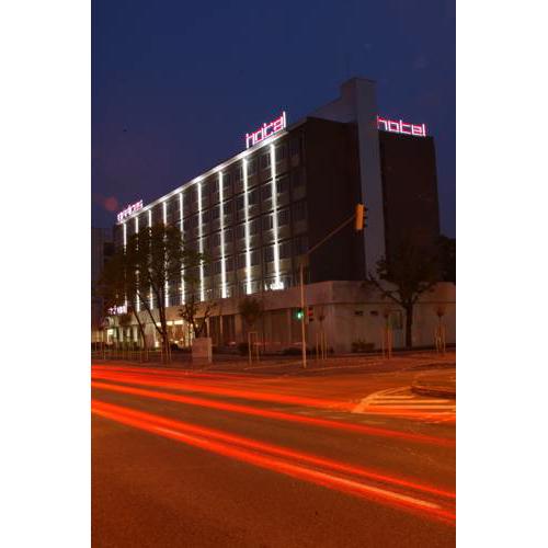 Aston Hotel
