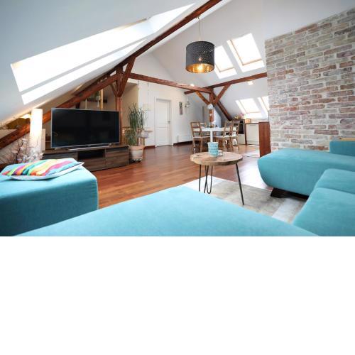 Beautiful and Romantic Penthouse with Garden