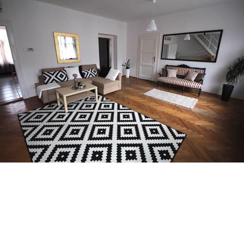 Big apartment with 6 rooms close to City Center