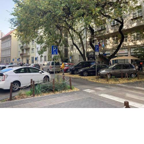 Bratislava CITY center-BIG-apartman-110m2-TV-internet