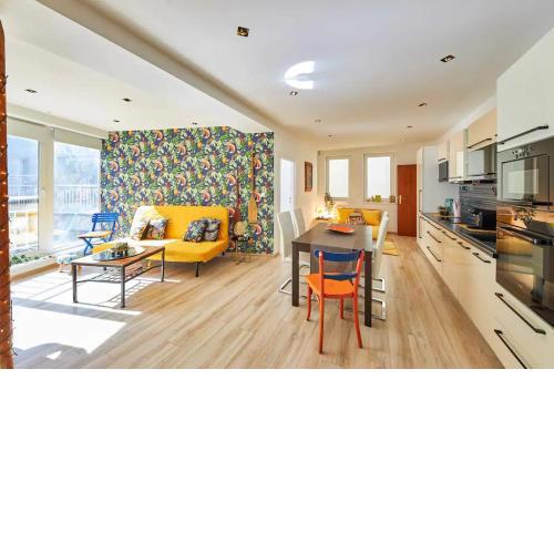 Castle View Luxe, Stylish Apartment Next to Bratislava Castle, top location