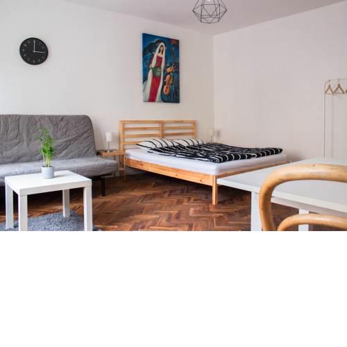 Cosy Studio 10 min Center