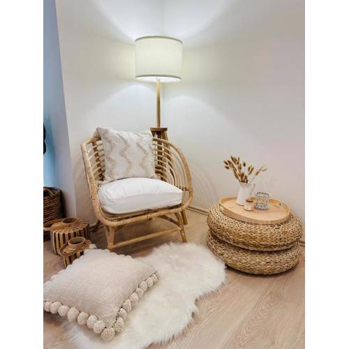 Cozy and Unique apartment near train station