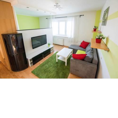 Cozy apartment in brick house close to Old Town