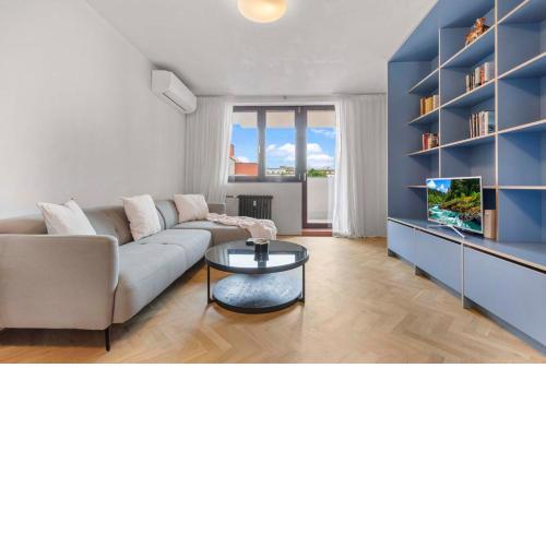 Elegant City Escape - Modern & Central