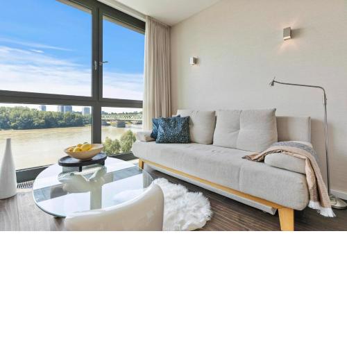 Elite River View