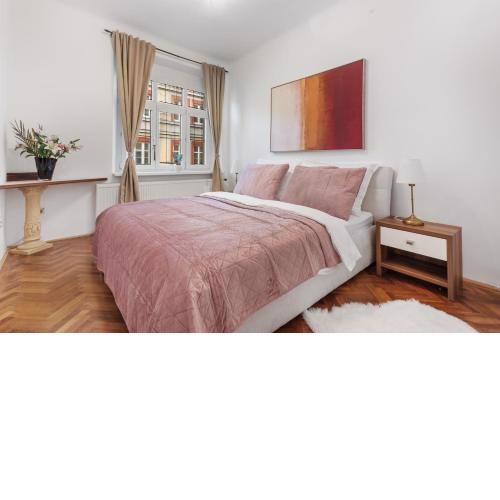 Grand Elegant Apartment