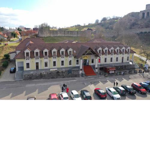 Hradná brána u Slovanov