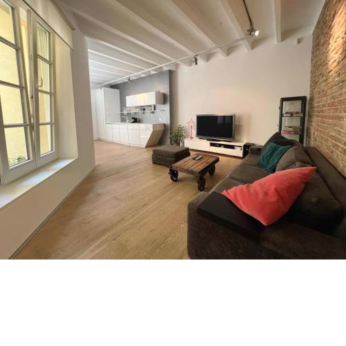 Konventna apartment in city heart, designed, spacious