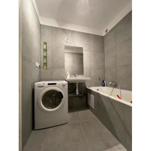 Self check-in Authentic Apartment in vibrant Ruzinov area, Komárnická 42, Bratislava