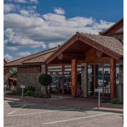 Tri Duby Golf Apartments