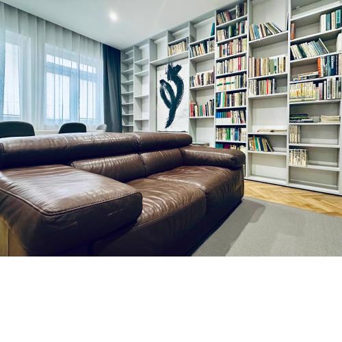 Alexanders library apartment
